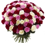Прекрасныq букет из роз разных цветов